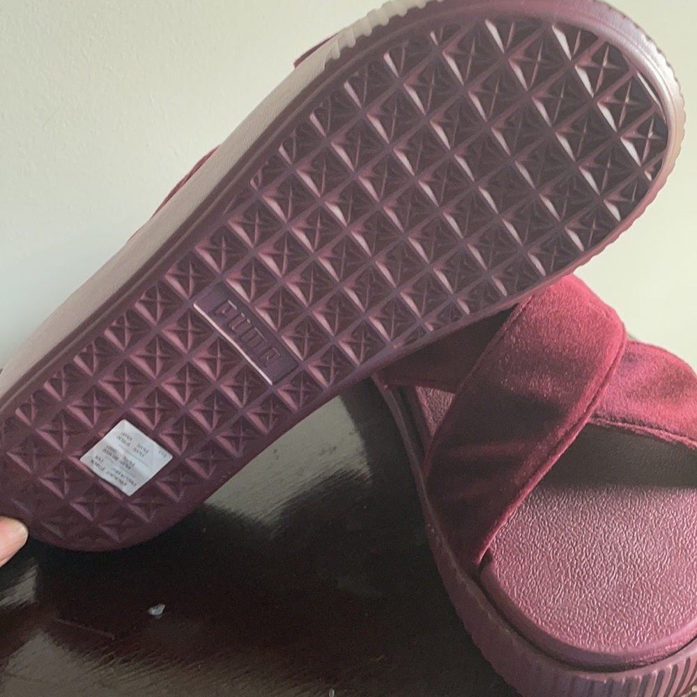 Puma size 9.5 purple never been worn